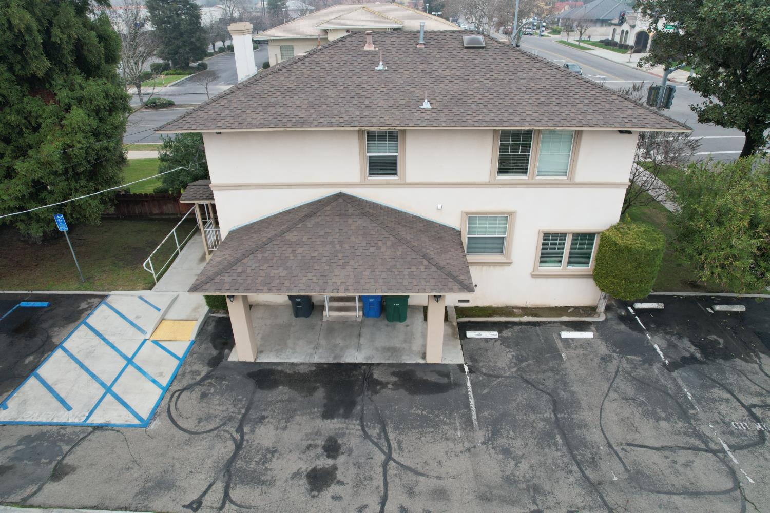 400 W Yosemite Ave #100, Madera, CA 93637