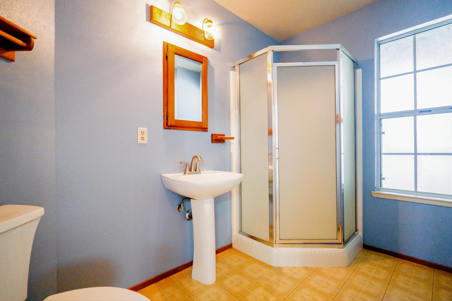 3709 Bing Ln, Ceres, CA 95307