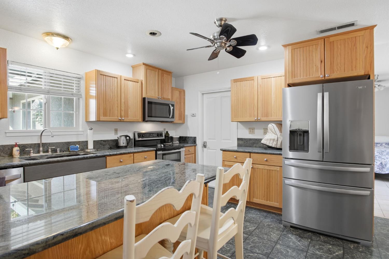 1070 Georgetown Ave, Turlock, CA 95382