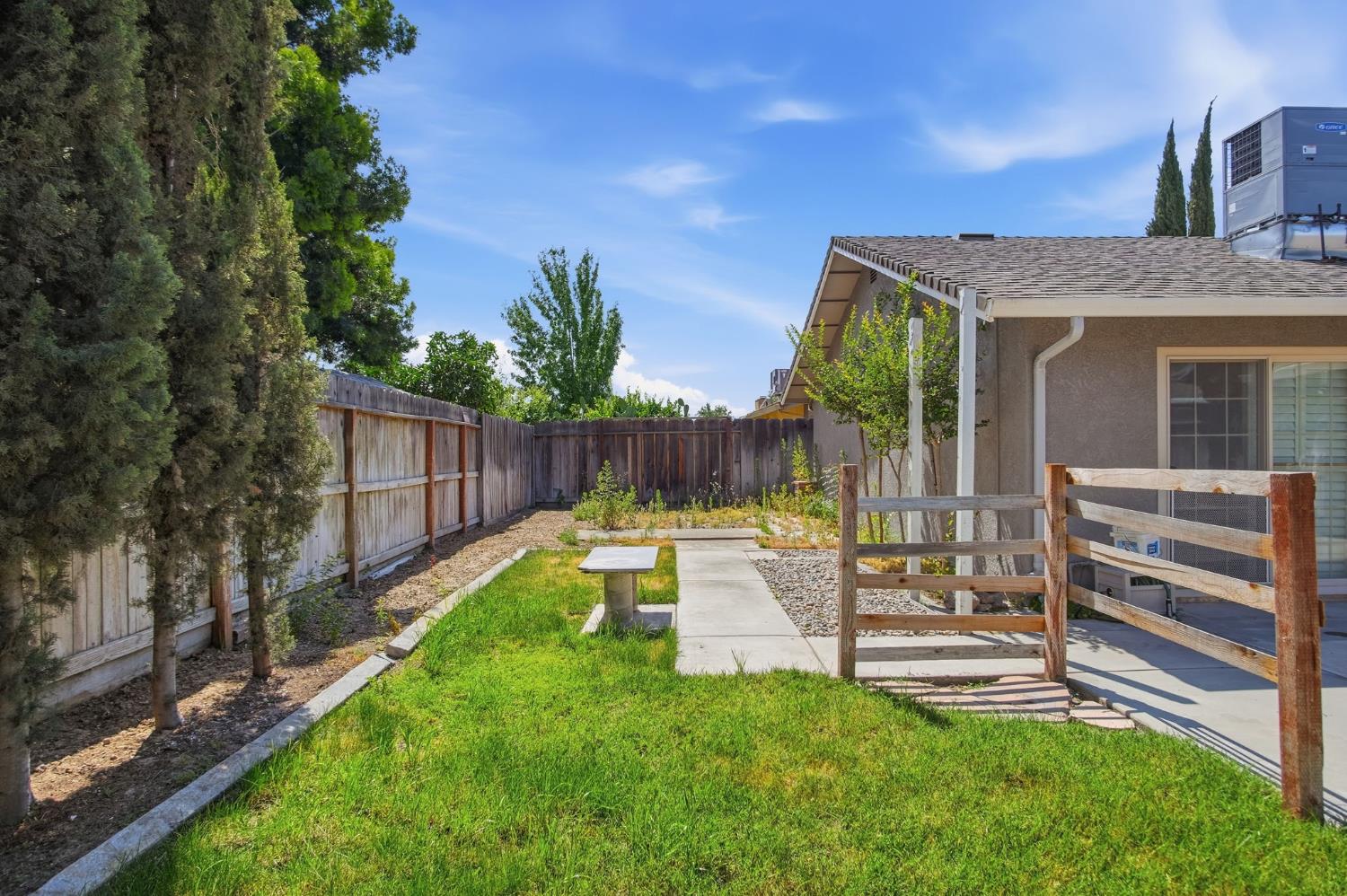 1070 Georgetown Ave, Turlock, CA 95382