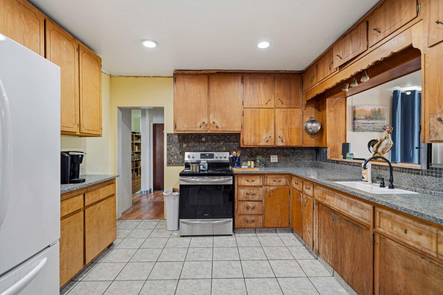2201 Vivian Rd, Modesto, CA 95358