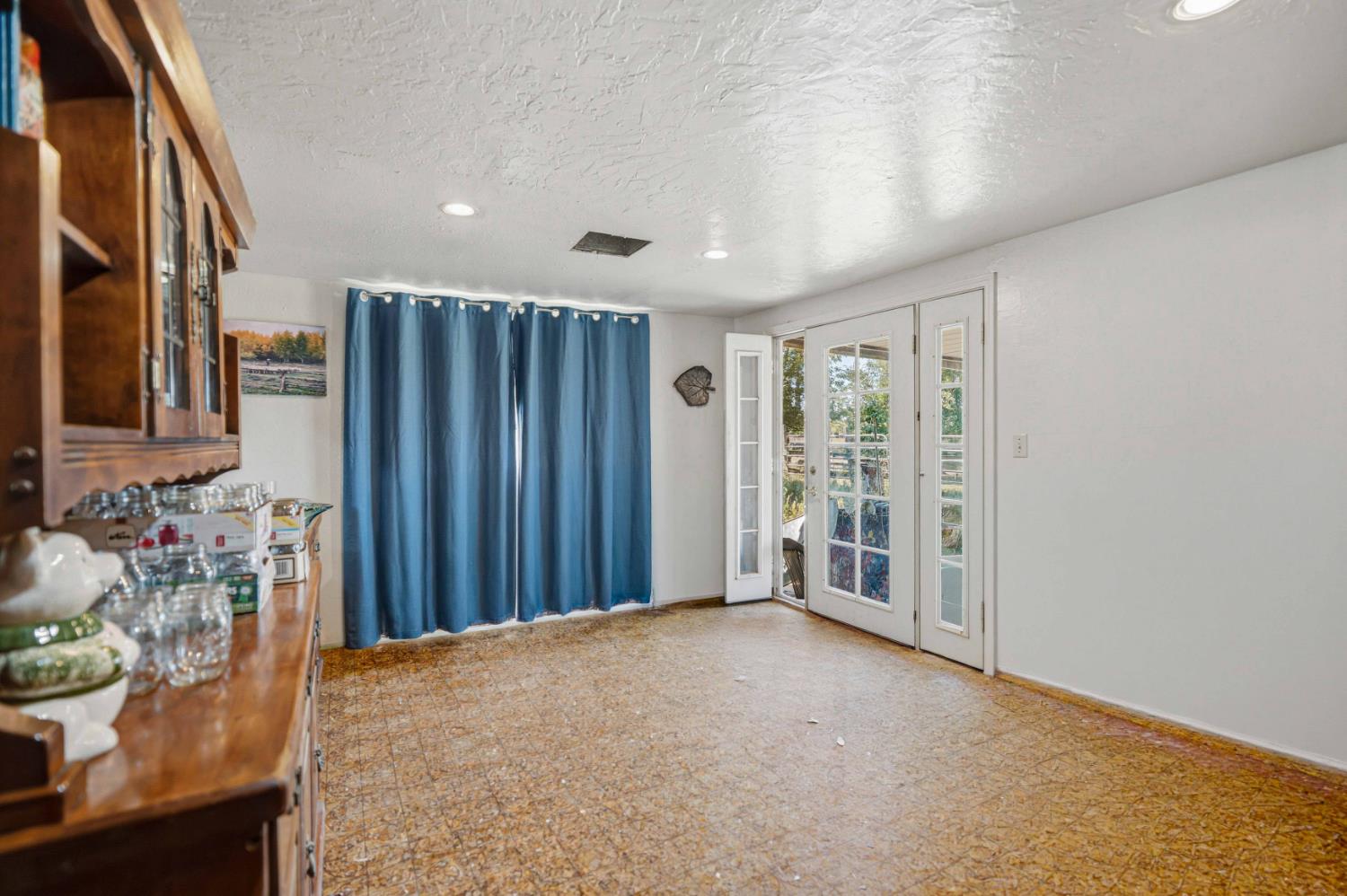 2201 Vivian Rd, Modesto, CA 95358