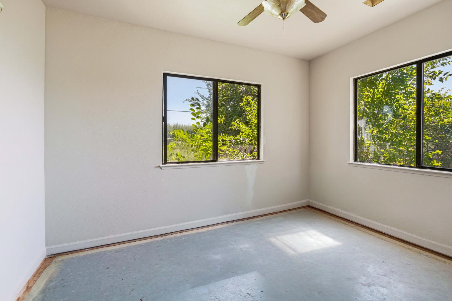 2201 Vivian Rd, Modesto, CA 95358