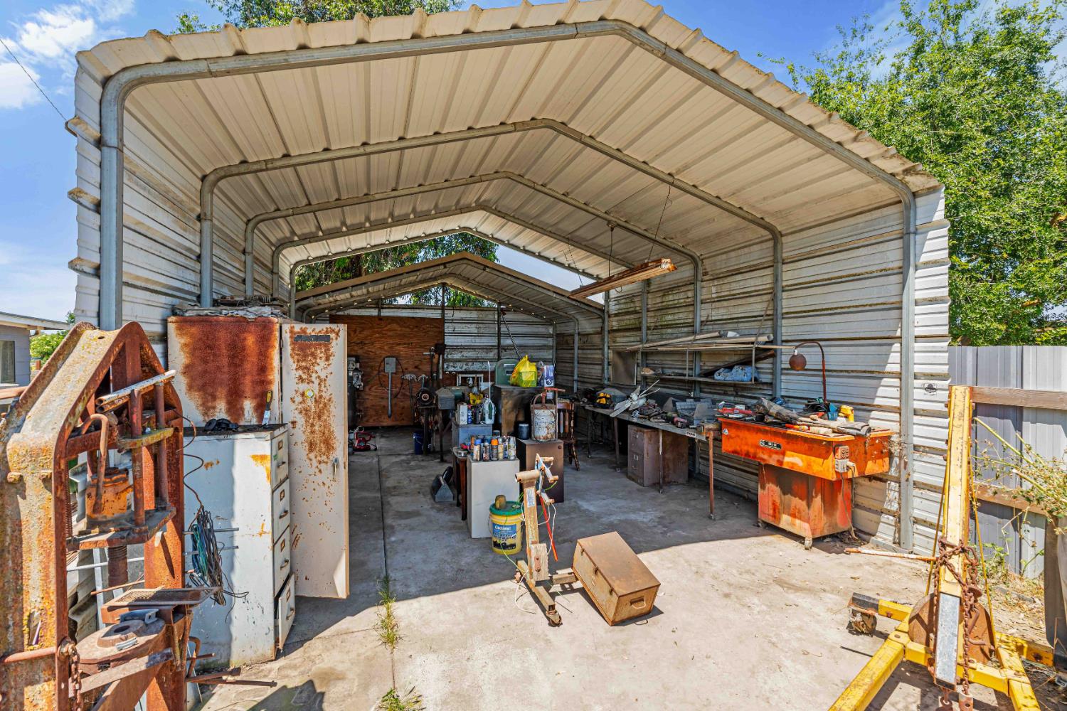 2201 Vivian Rd, Modesto, CA 95358