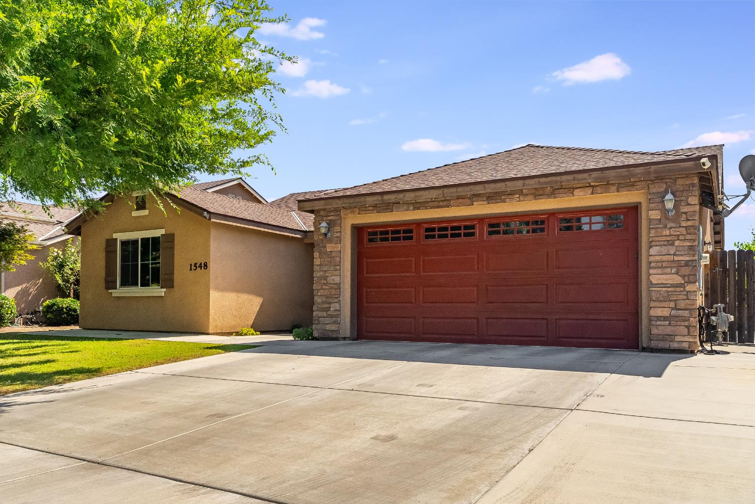 1548 N Irma St, Visalia, CA 93292