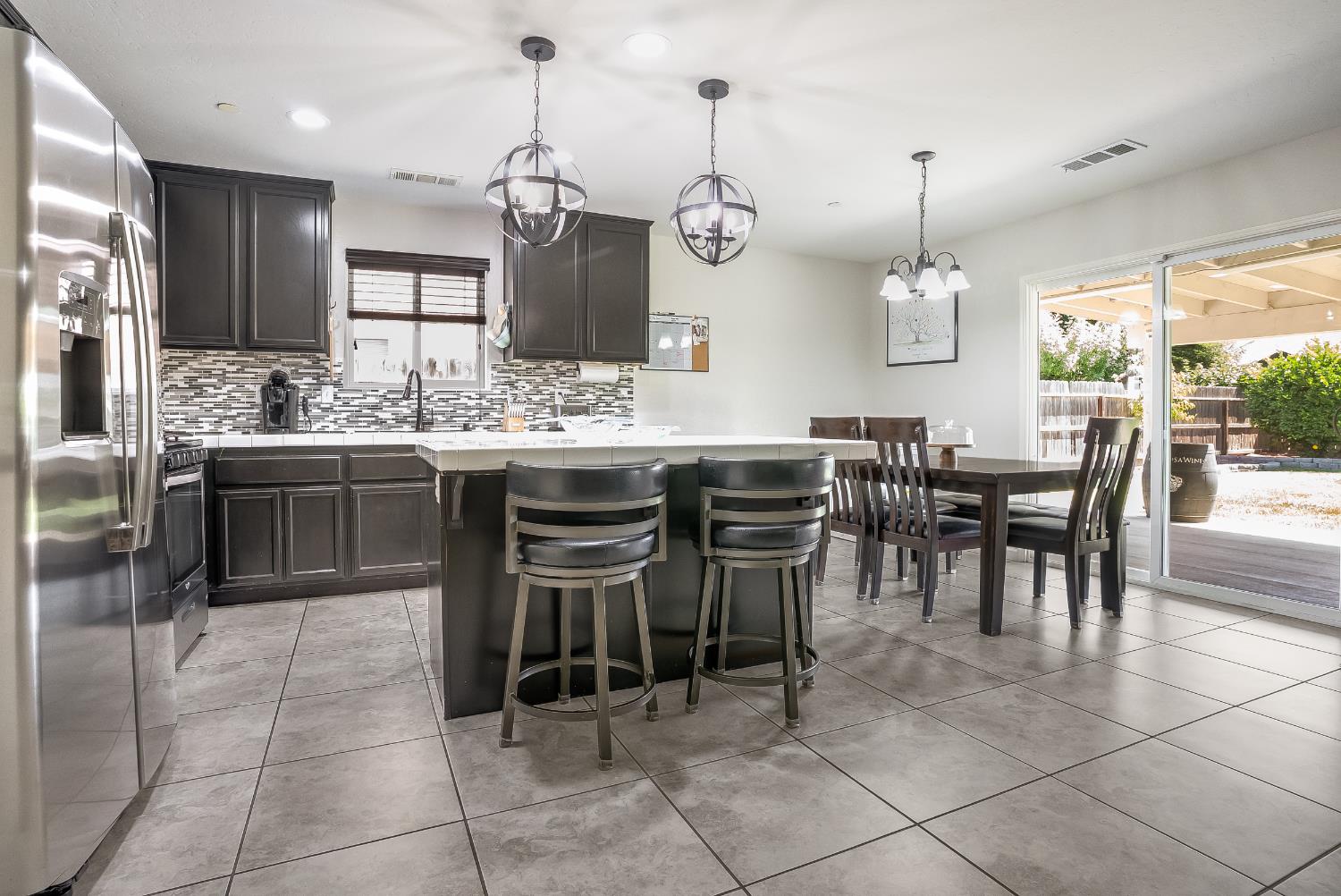 1548 N Irma St, Visalia, CA 93292