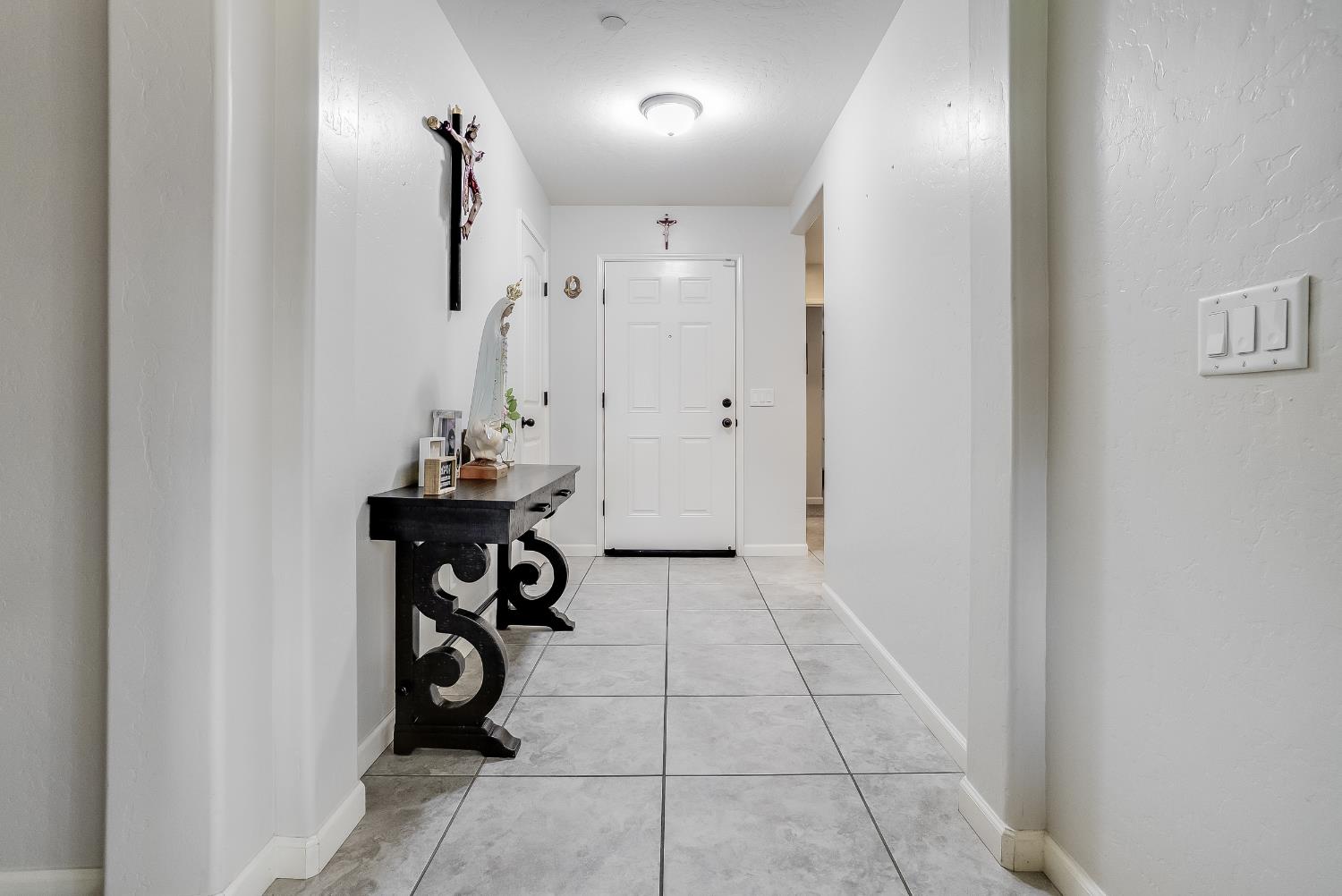 1548 N Irma St, Visalia, CA 93292