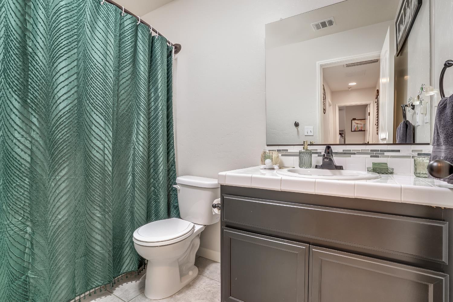 1548 N Irma St, Visalia, CA 93292
