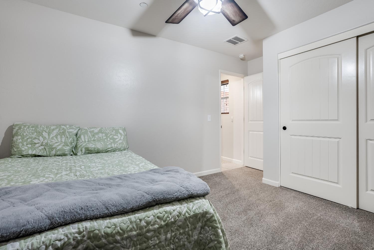 1548 N Irma St, Visalia, CA 93292