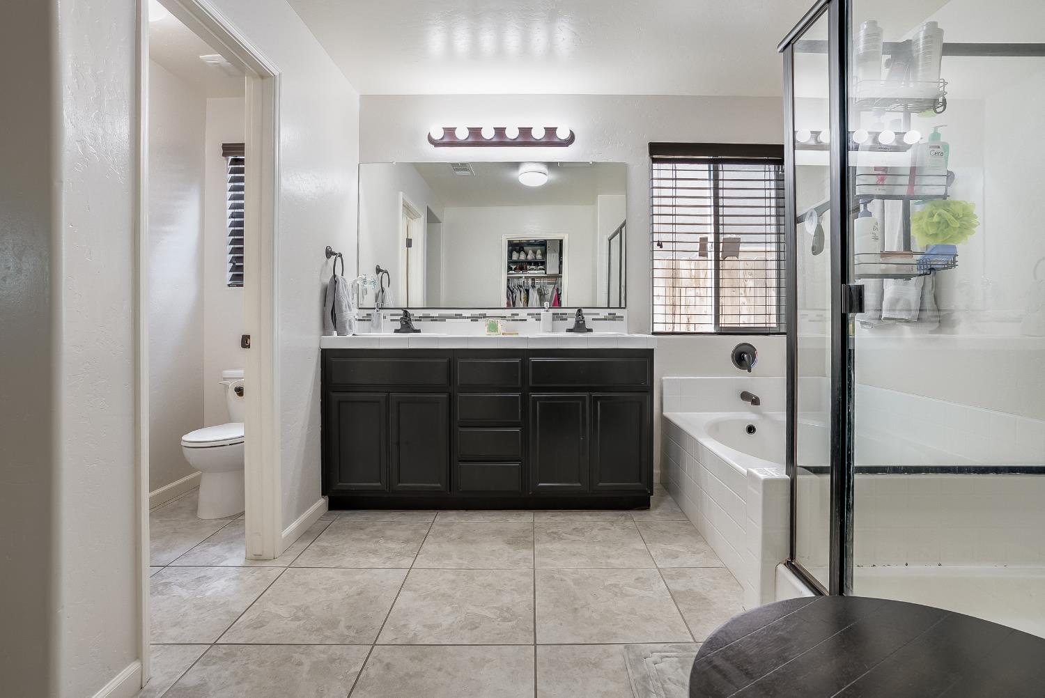 1548 N Irma St, Visalia, CA 93292
