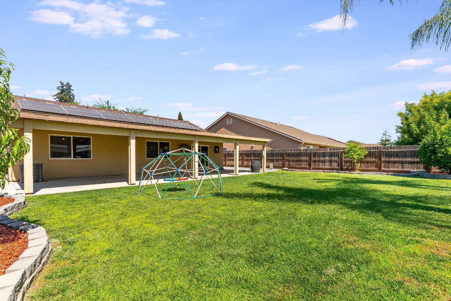1548 N Irma St, Visalia, CA 93292
