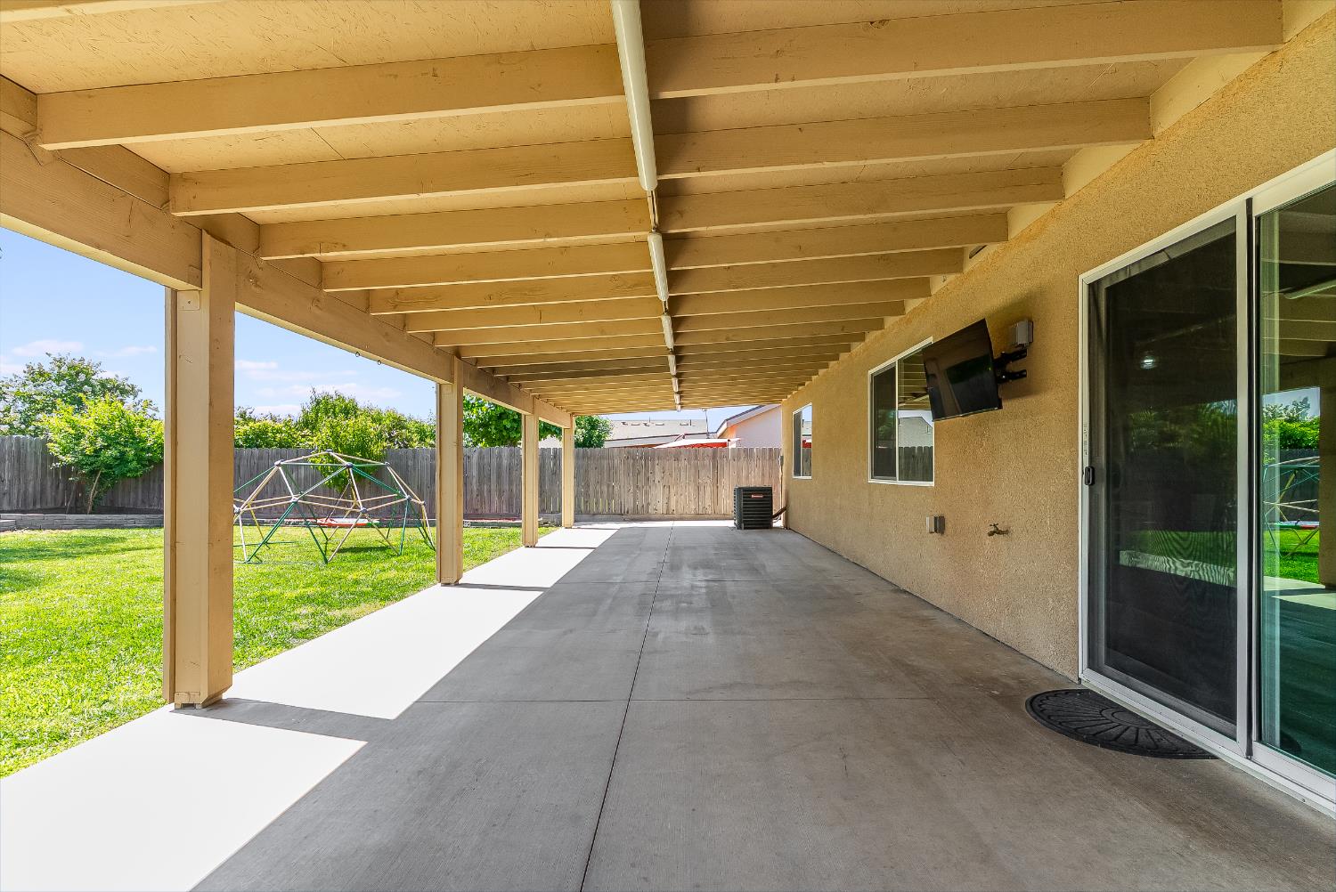 1548 N Irma St, Visalia, CA 93292