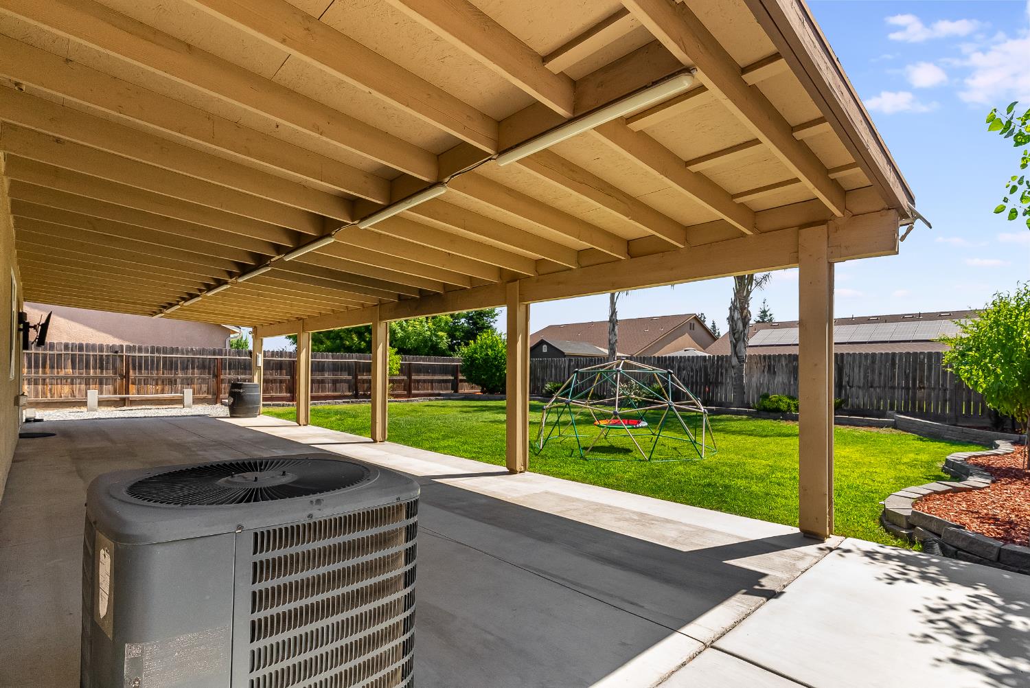 1548 N Irma St, Visalia, CA 93292