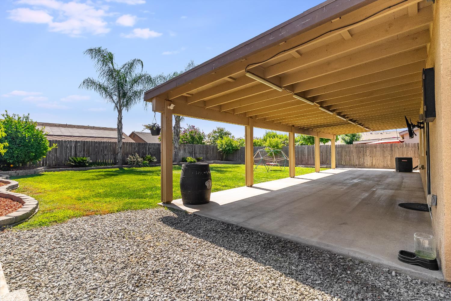 1548 N Irma St, Visalia, CA 93292