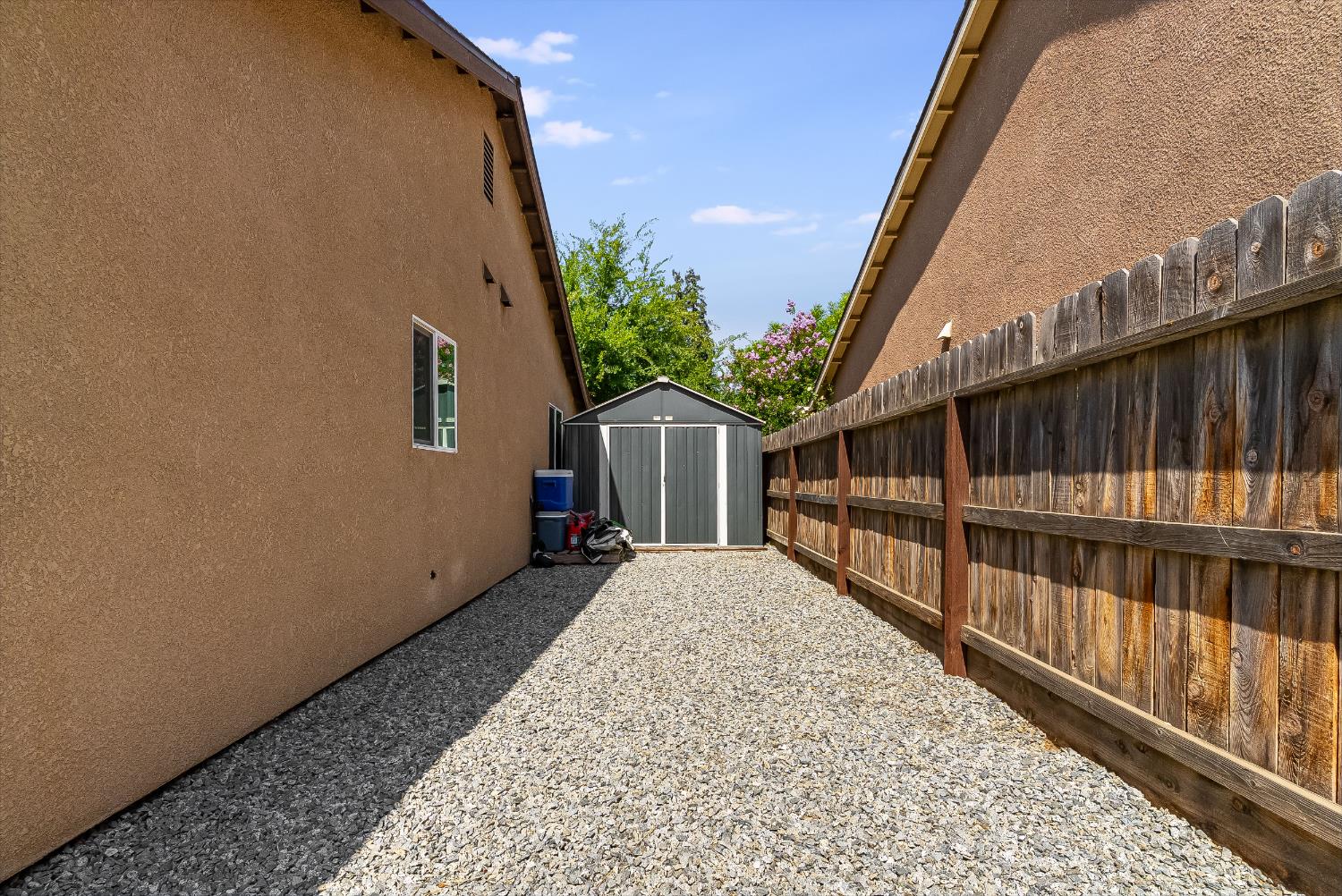 1548 N Irma St, Visalia, CA 93292