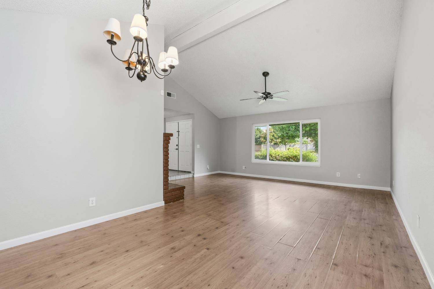 2712 Floyd Ave, Modesto, CA 95355