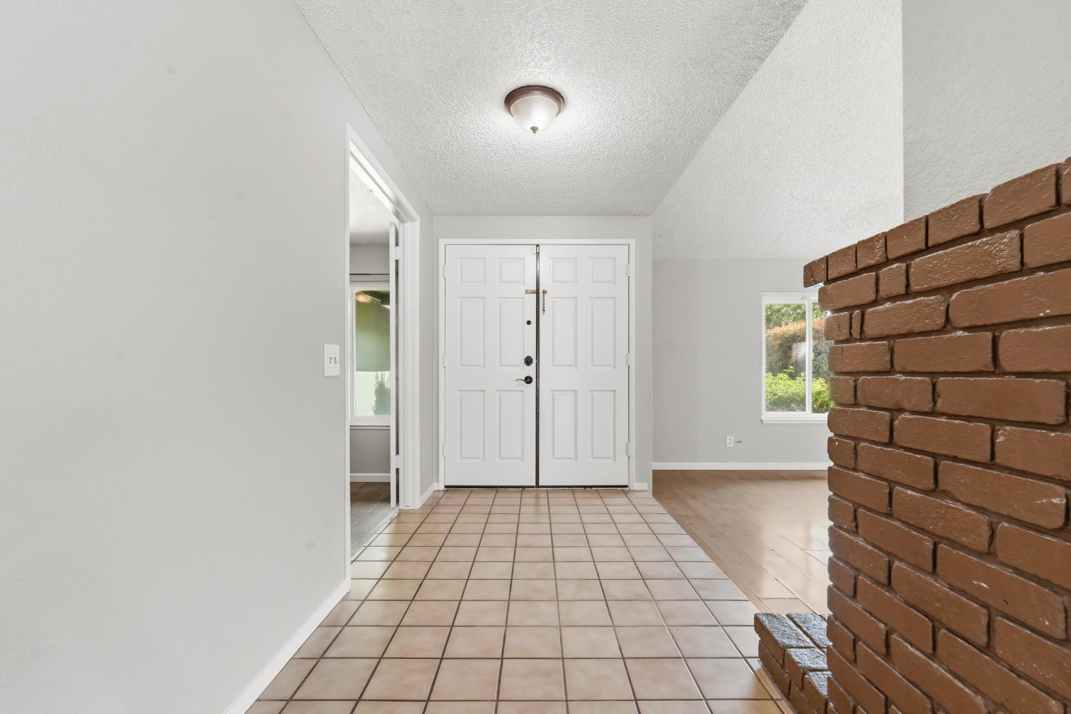 2712 Floyd Ave, Modesto, CA 95355