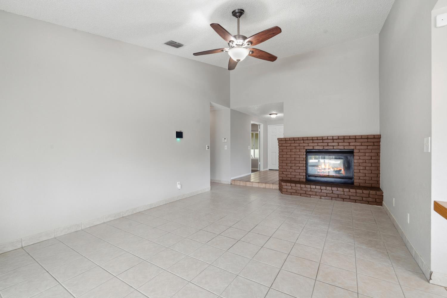 2712 Floyd Ave, Modesto, CA 95355