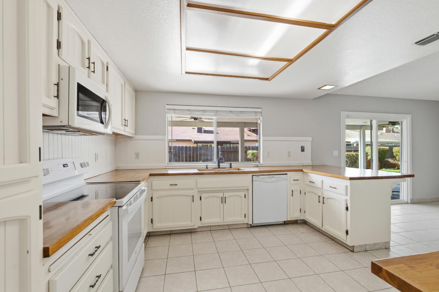 2712 Floyd Ave, Modesto, CA 95355