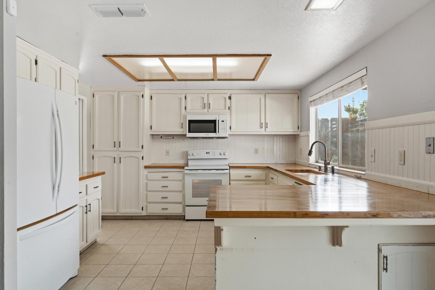 2712 Floyd Ave, Modesto, CA 95355