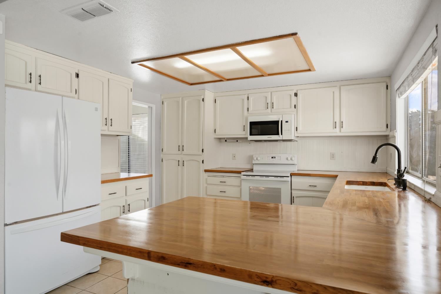 2712 Floyd Ave, Modesto, CA 95355
