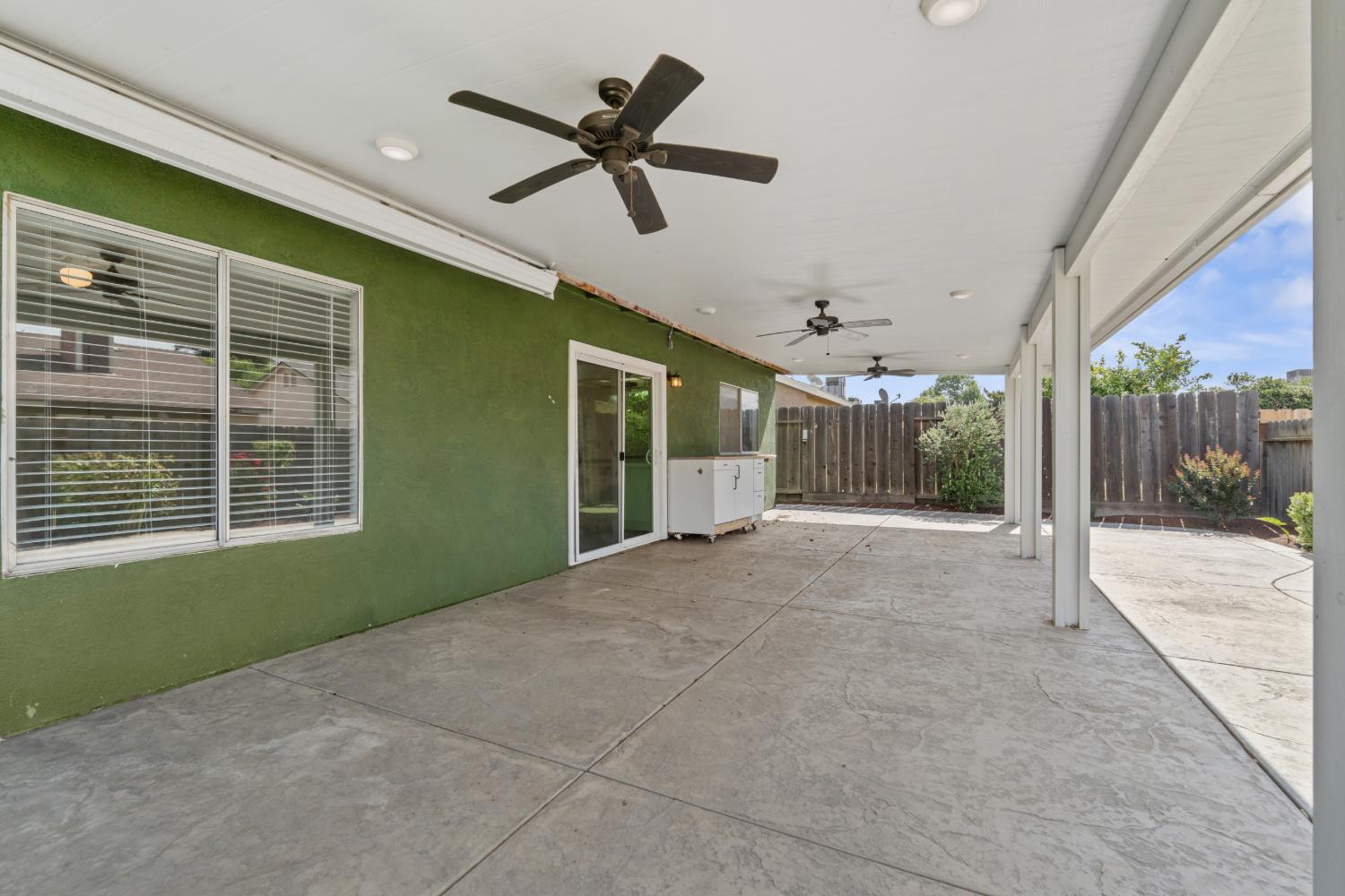 2712 Floyd Ave, Modesto, CA 95355