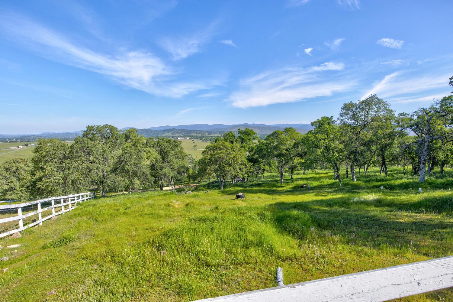 9564 Coronado Dr, La Grange, CA 95329