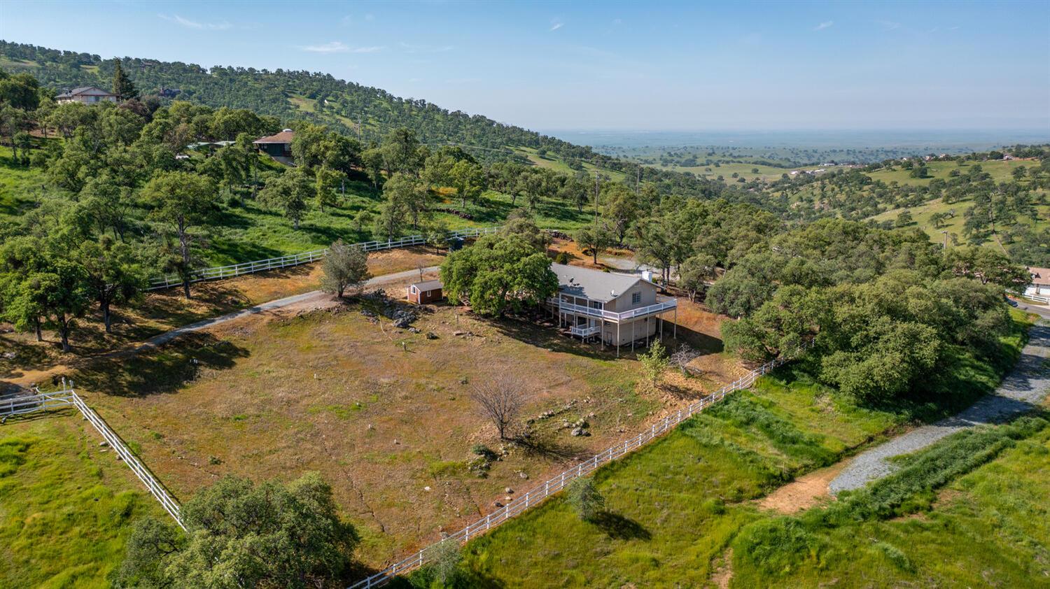 9564 Coronado Dr, La Grange, CA 95329