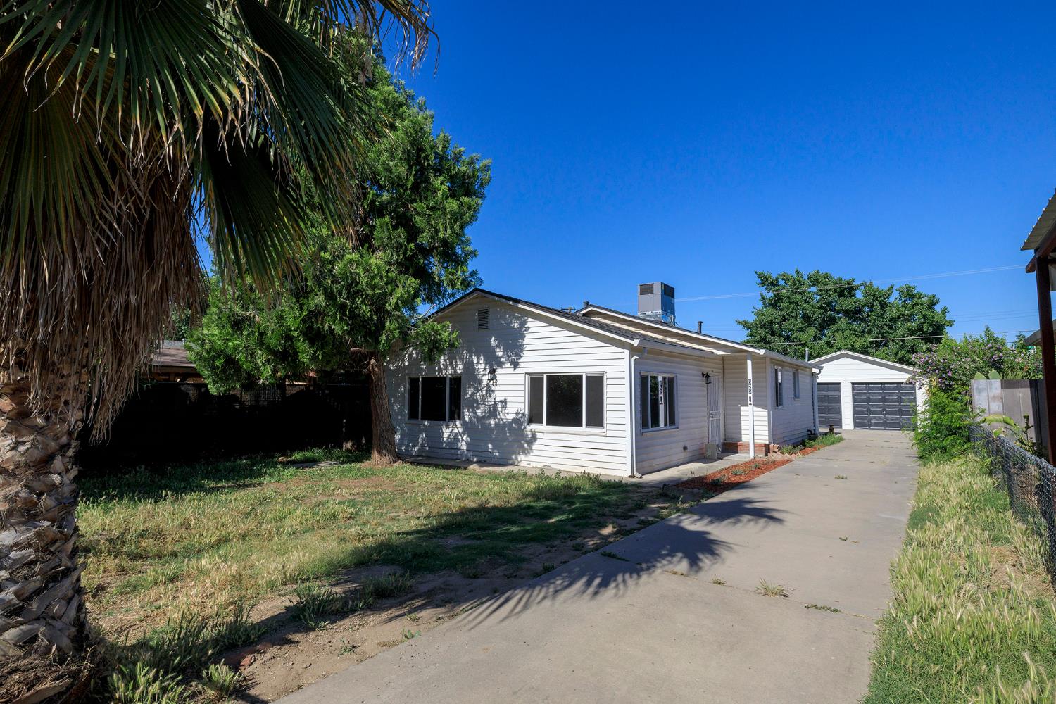 825 Wheatley Ave, Modesto, CA 95351