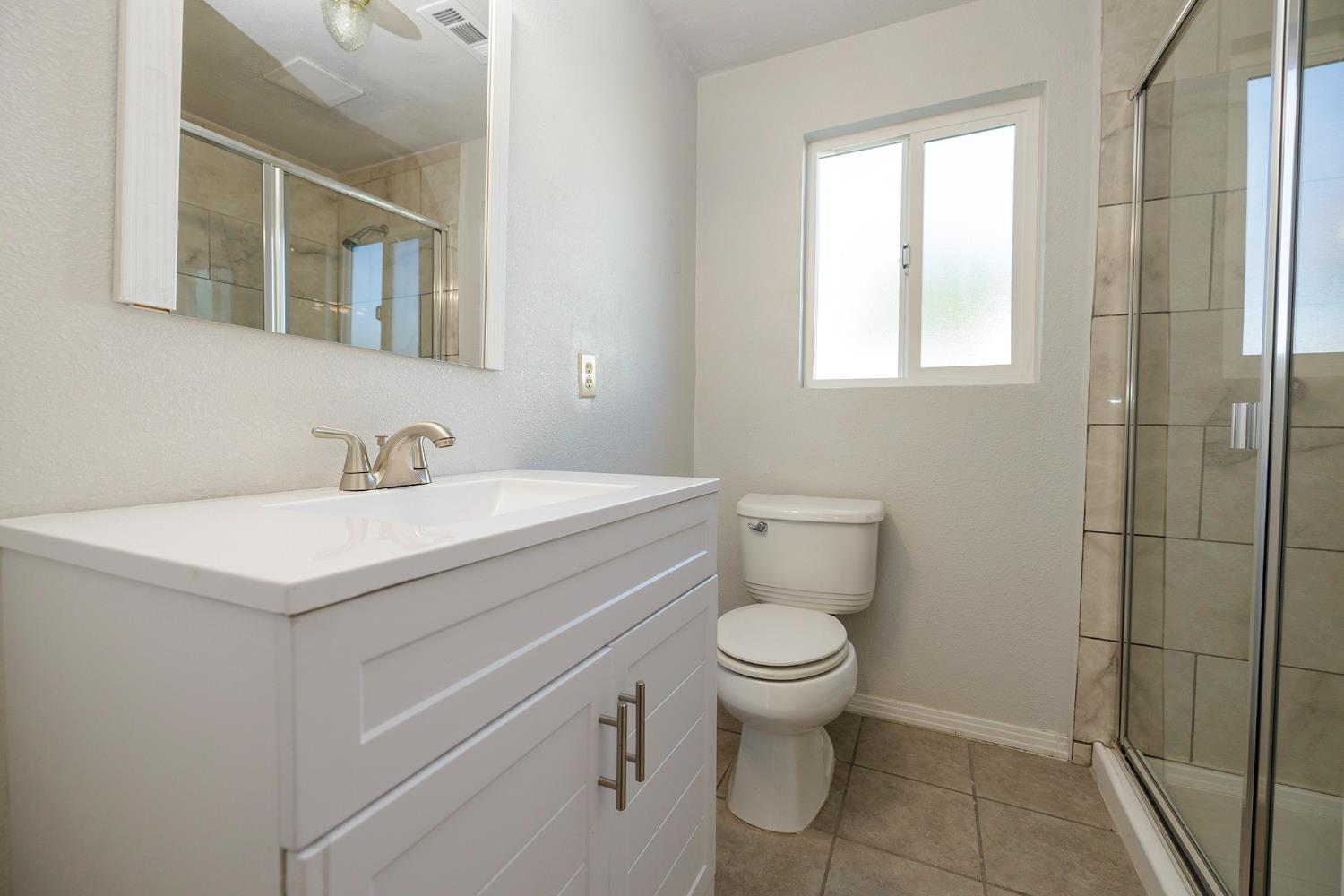 825 Wheatley Ave, Modesto, CA 95351