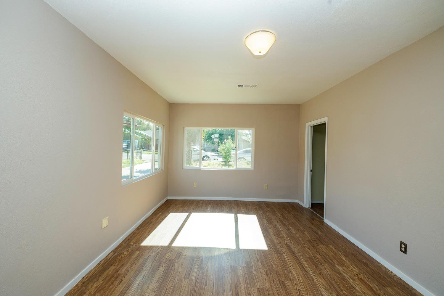 825 Wheatley Ave, Modesto, CA 95351