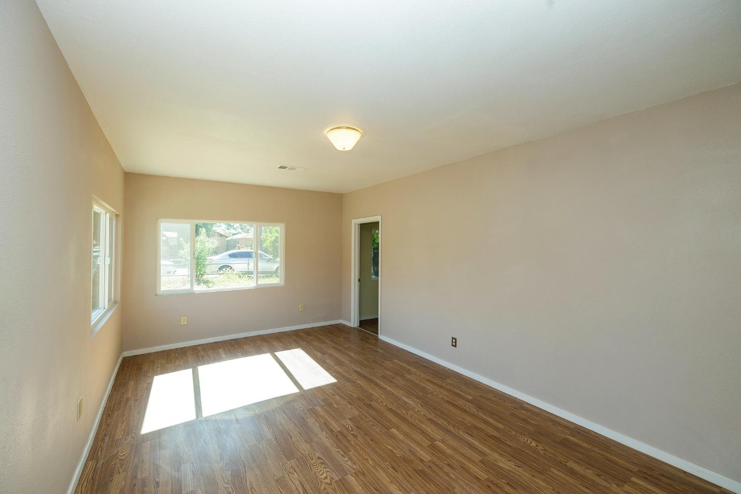 825 Wheatley Ave, Modesto, CA 95351