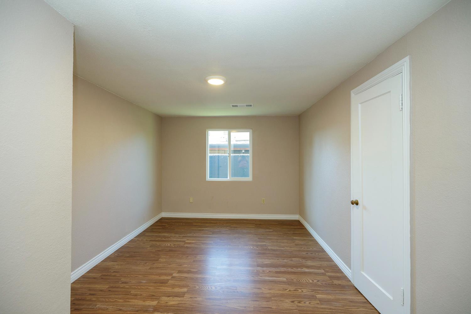 825 Wheatley Ave, Modesto, CA 95351
