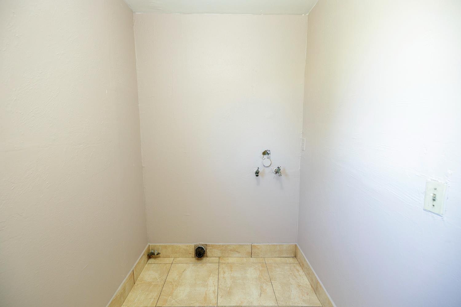 825 Wheatley Ave, Modesto, CA 95351