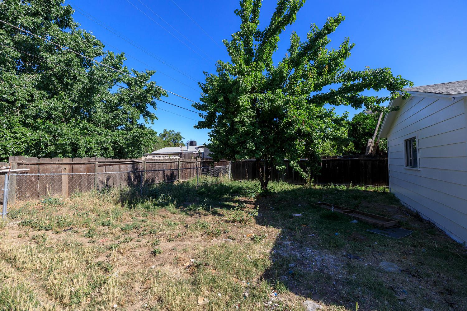 825 Wheatley Ave, Modesto, CA 95351