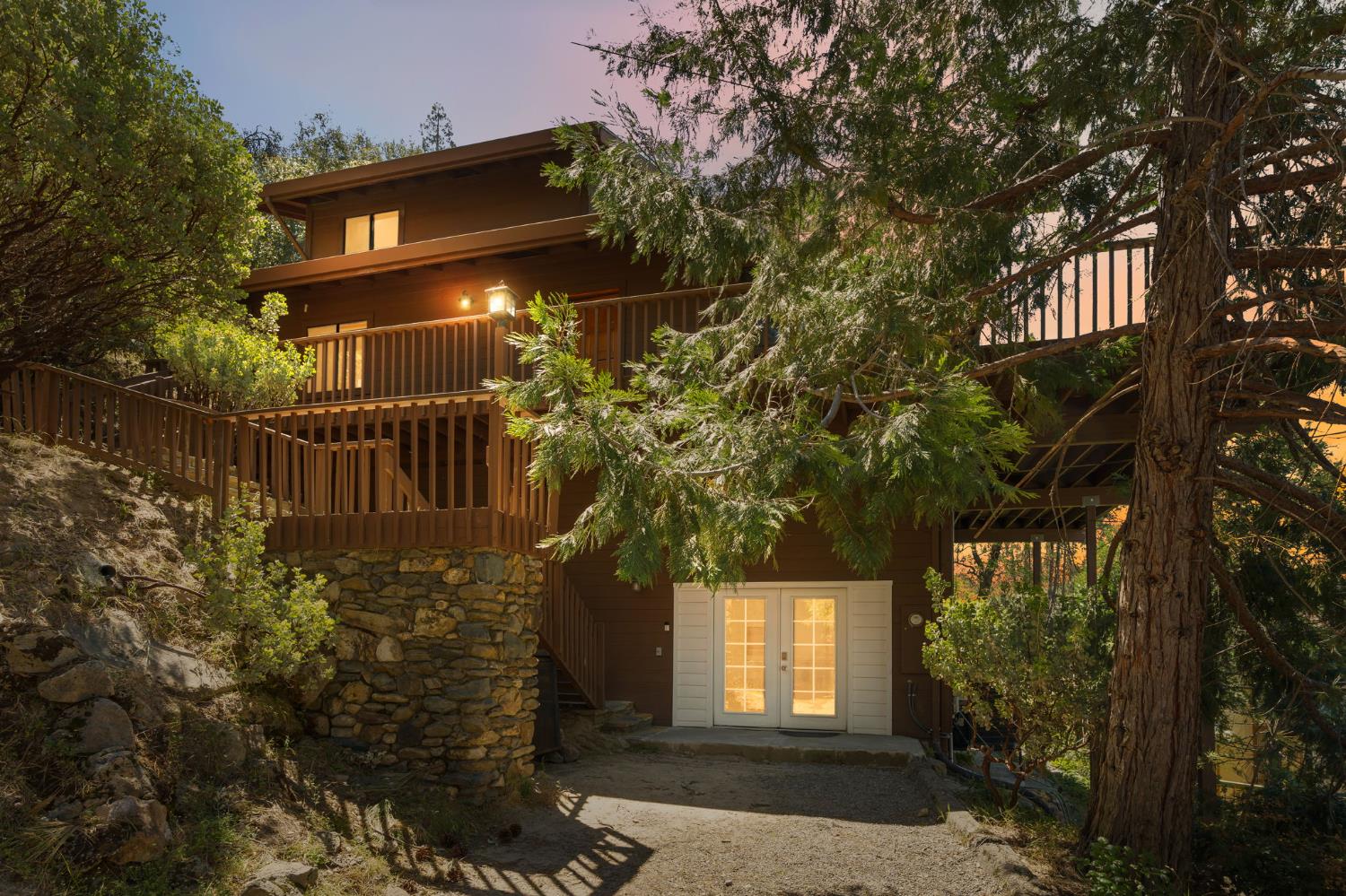 56406 Marina View Way, Bass Lake, CA 93604