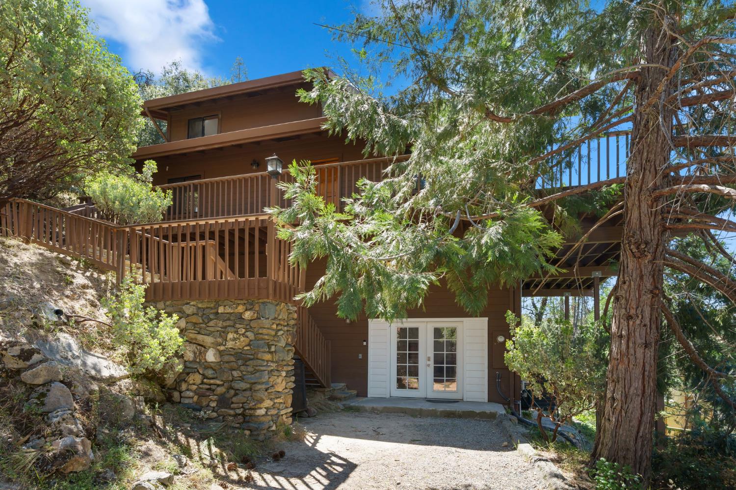 56406 Marina View Way, Bass Lake, CA 93604