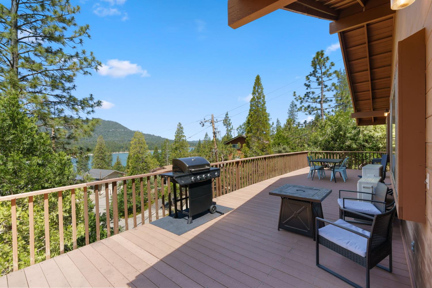 56406 Marina View Way, Bass Lake, CA 93604