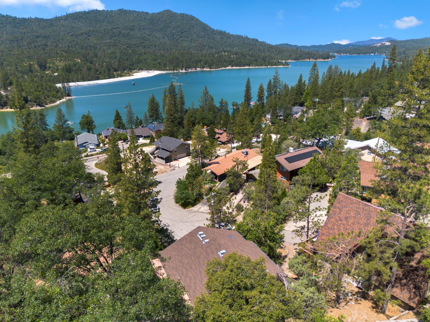 56406 Marina View Way, Bass Lake, CA 93604