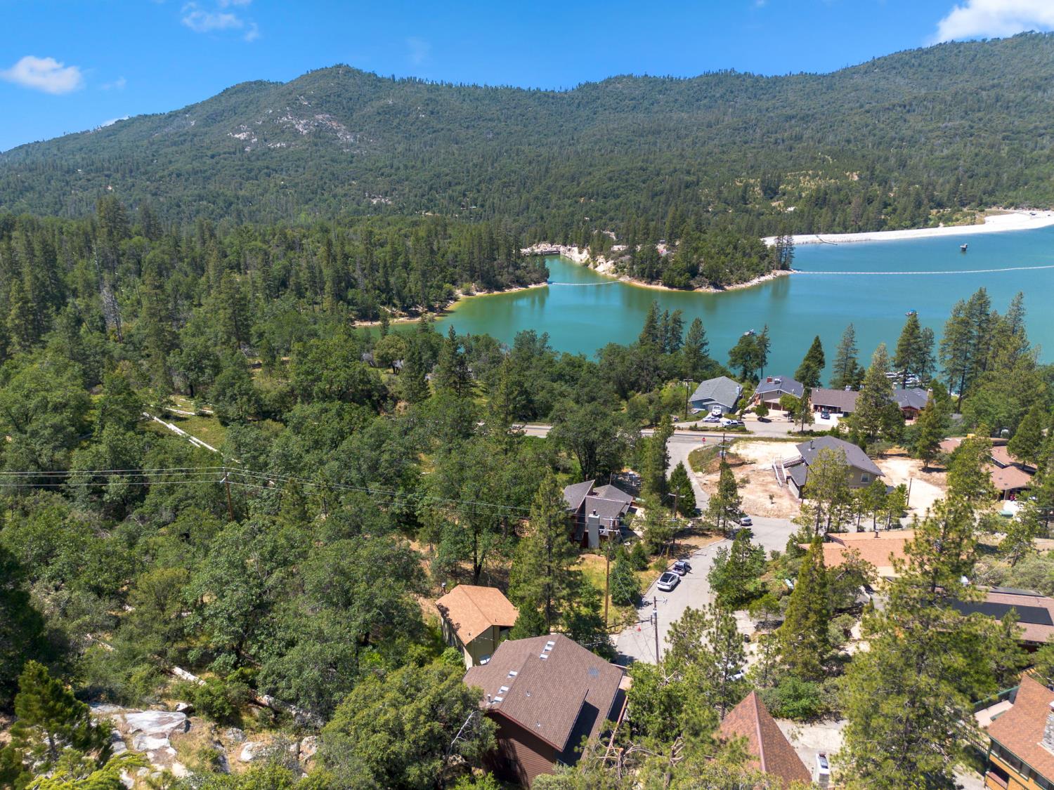 56406 Marina View Way, Bass Lake, CA 93604