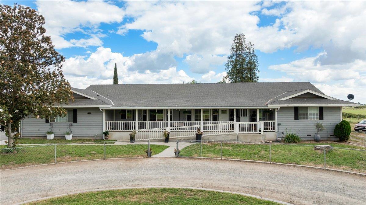 25832 Magnolia Rd, Escalon, CA 95320