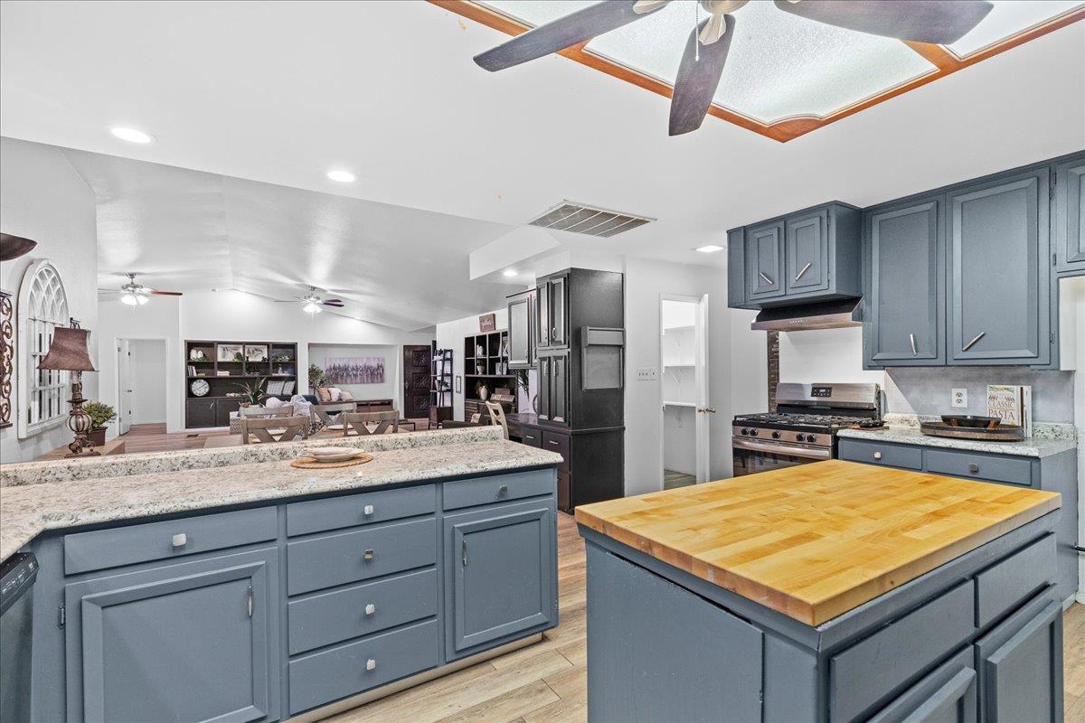 25832 Magnolia Rd, Escalon, CA 95320