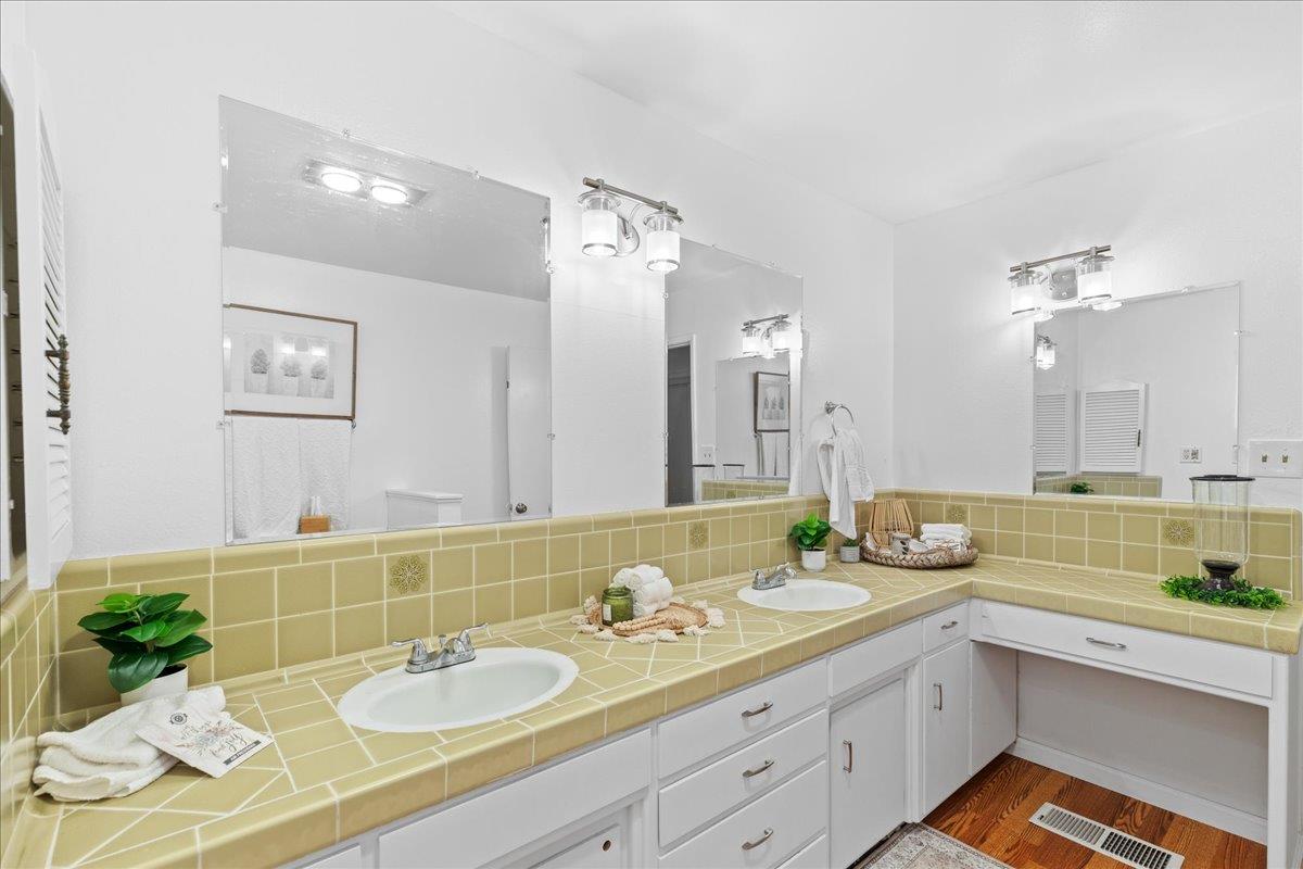 25832 Magnolia Rd, Escalon, CA 95320