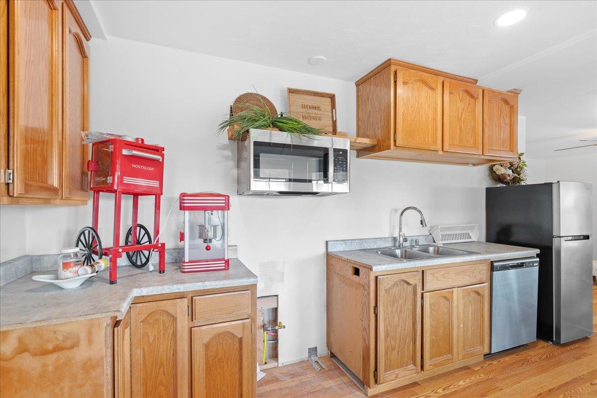 25832 Magnolia Rd, Escalon, CA 95320