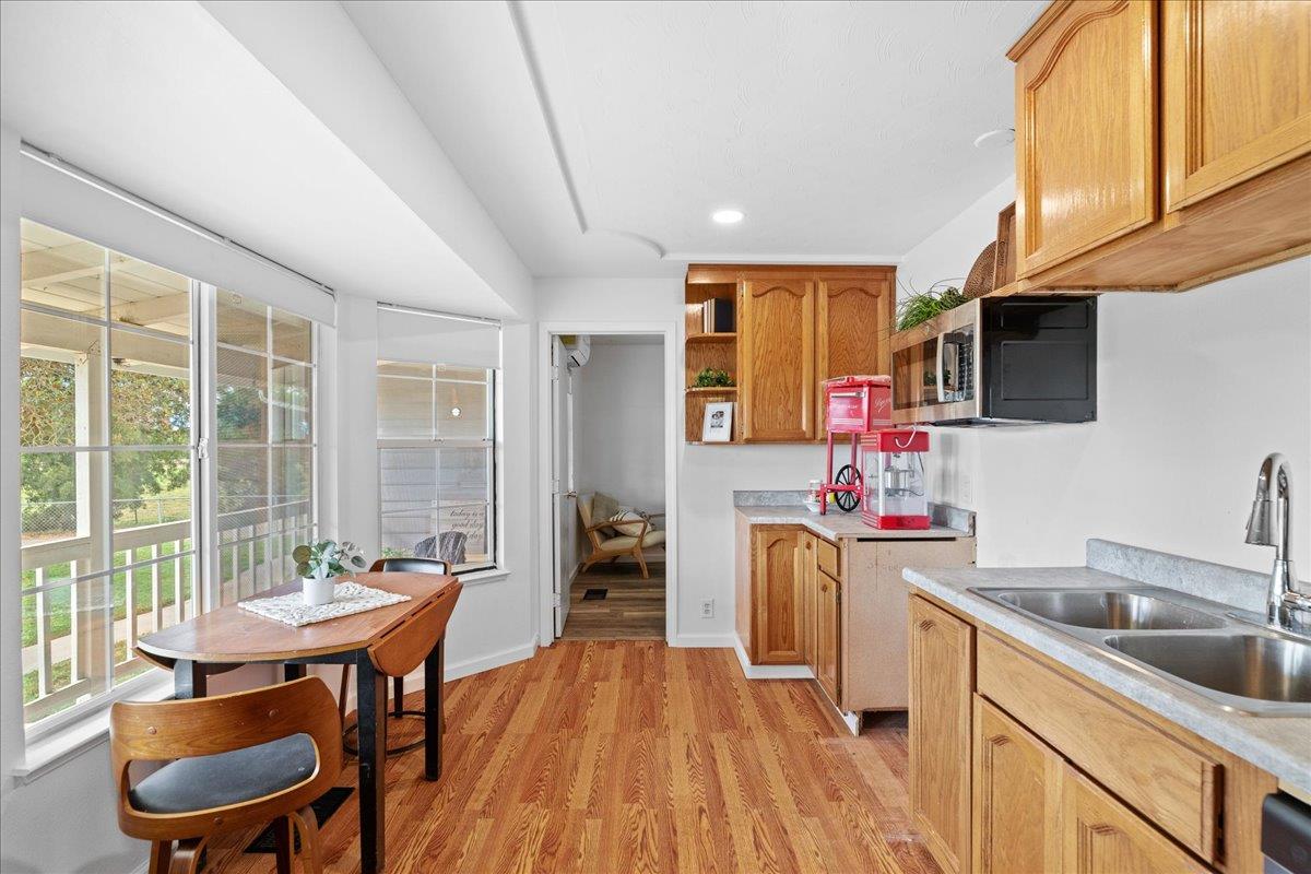 25832 Magnolia Rd, Escalon, CA 95320