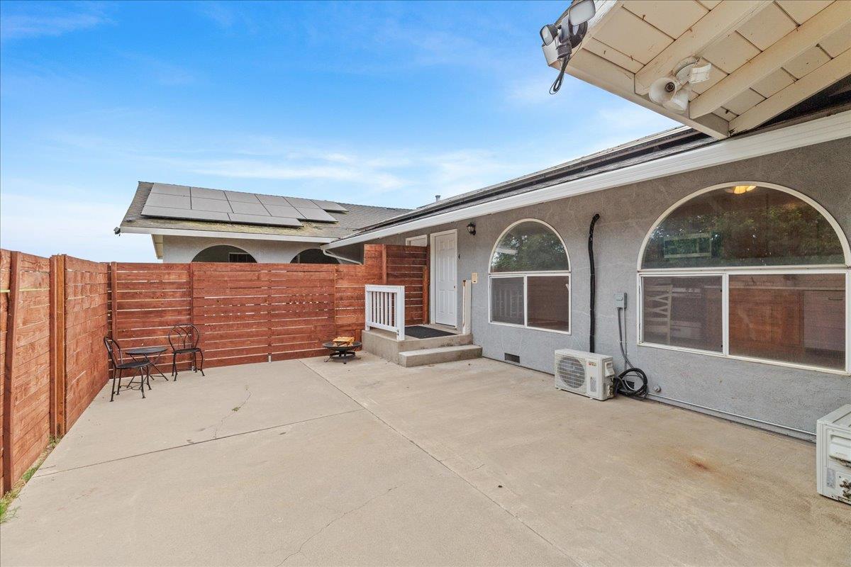 25832 Magnolia Rd, Escalon, CA 95320