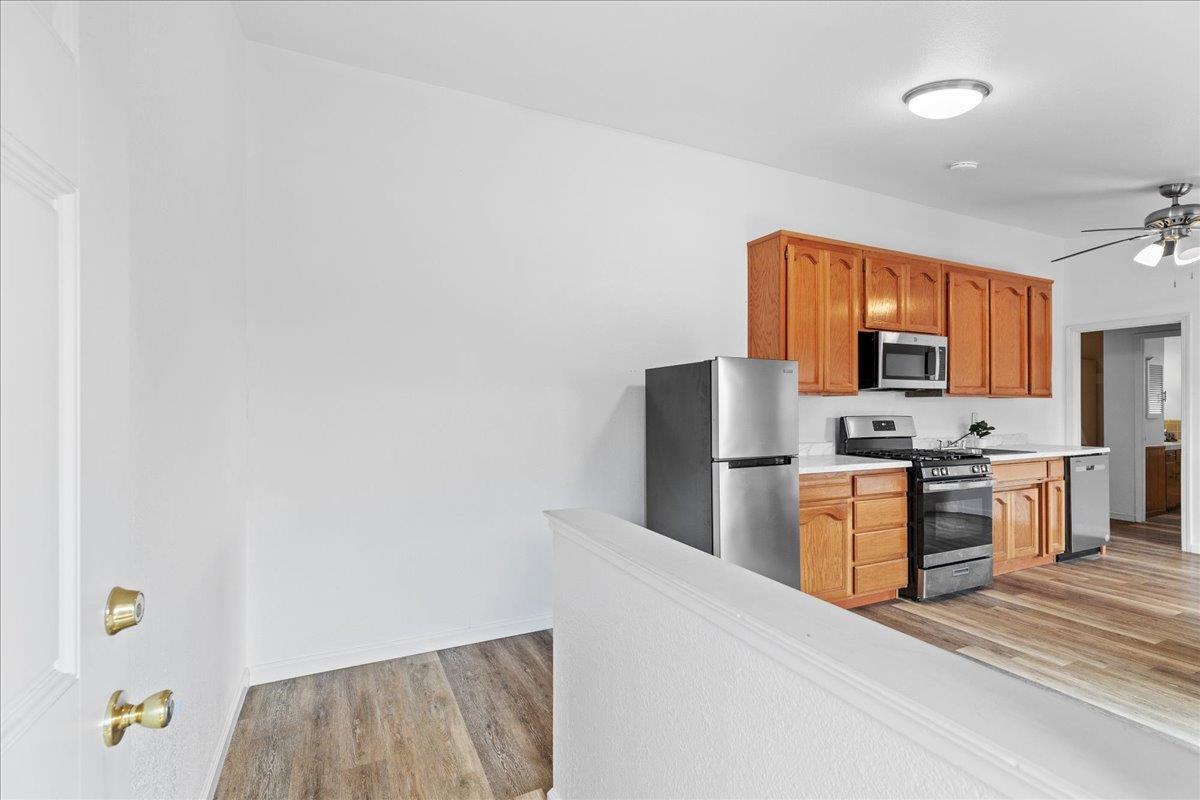 25832 Magnolia Rd, Escalon, CA 95320