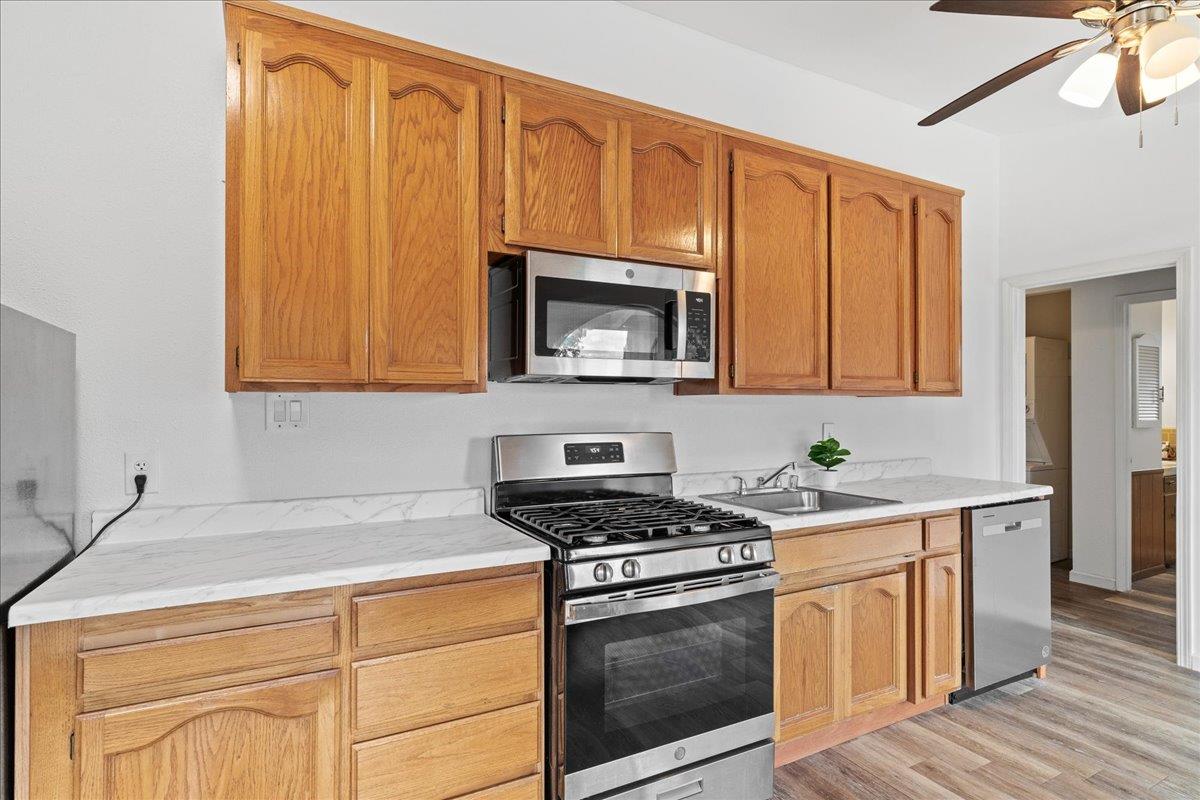 25832 Magnolia Rd, Escalon, CA 95320