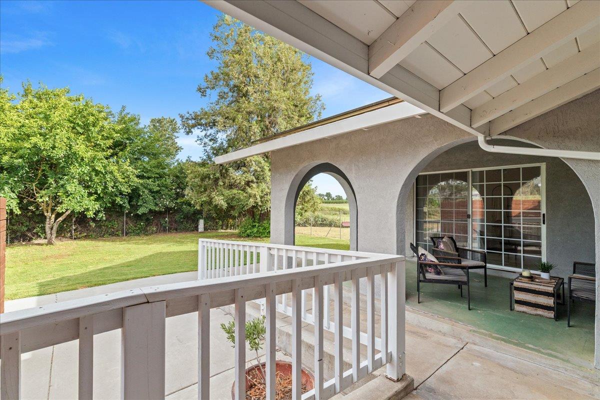 25832 Magnolia Rd, Escalon, CA 95320