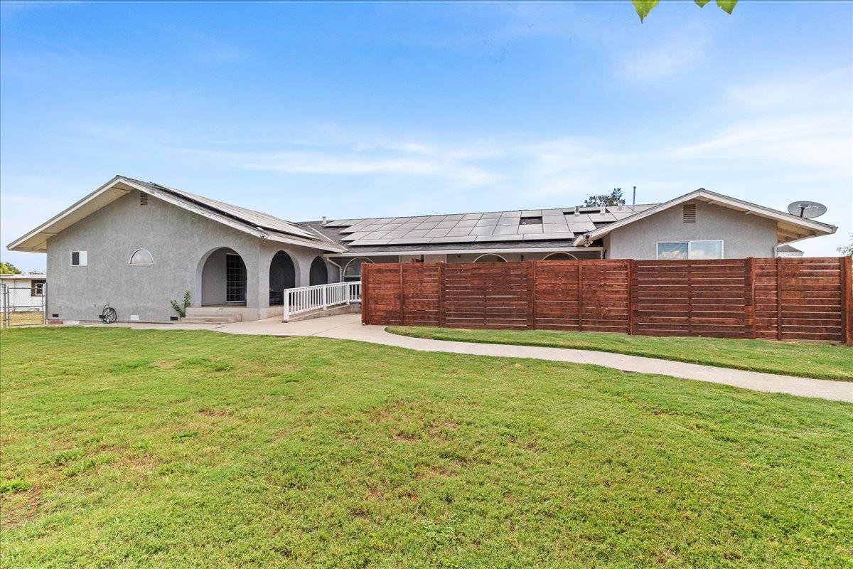 25832 Magnolia Rd, Escalon, CA 95320